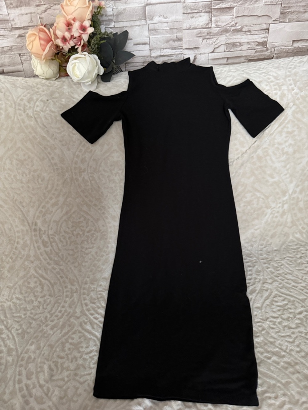 Forever 21 Black Cold-Shoulder Midi Dress